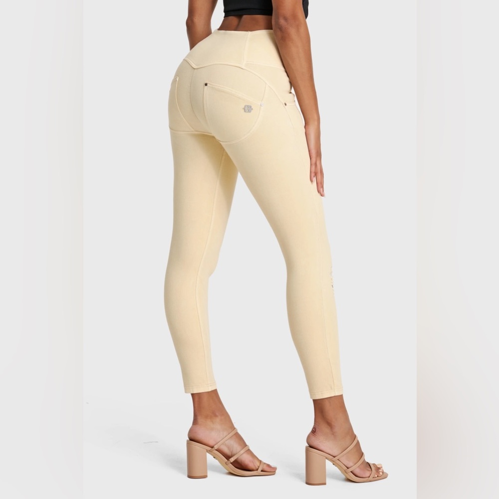 Freddy Store WR.UP® Snug Distressed Jeans XXS - NWT - never worn
